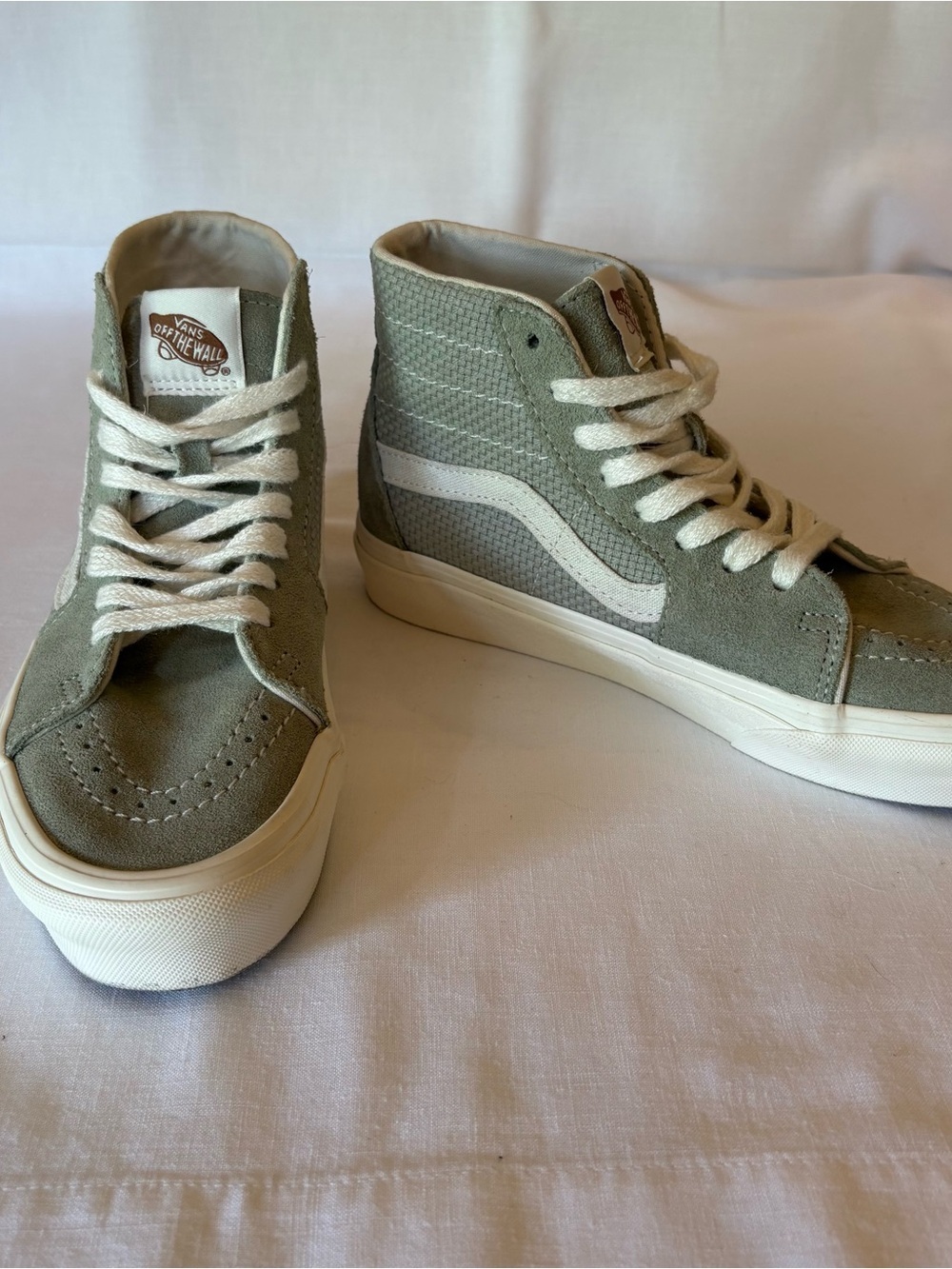 Vans High-Top Sneakers in Olive Green and Cream WOMEN US 7.5. (MEN US 6.0) - Picture 2 of 9